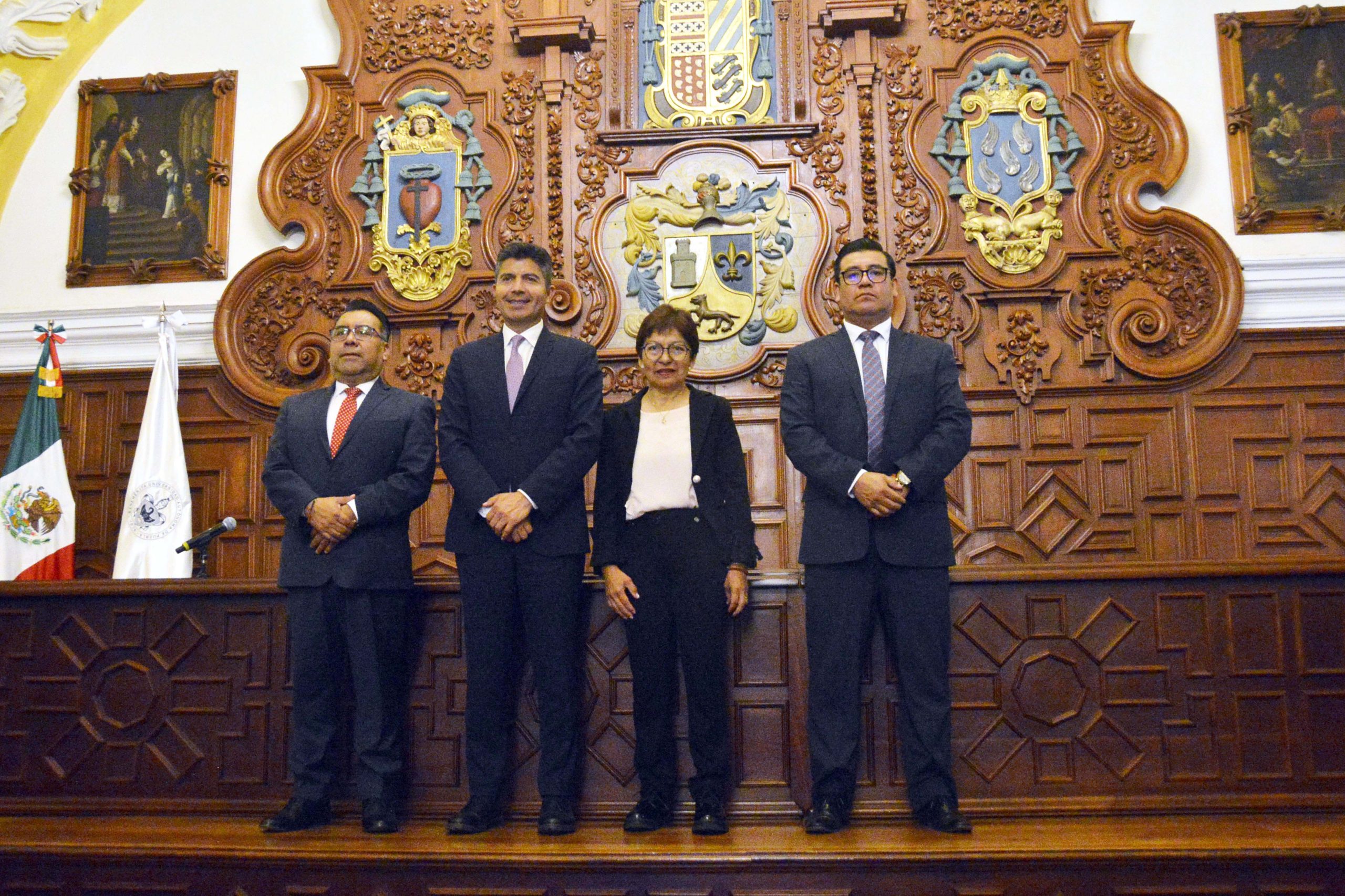 Presenta el candidato de la coalición Mejor Rumbo para Puebla sus propuestas ante el H. Consejo Universitario