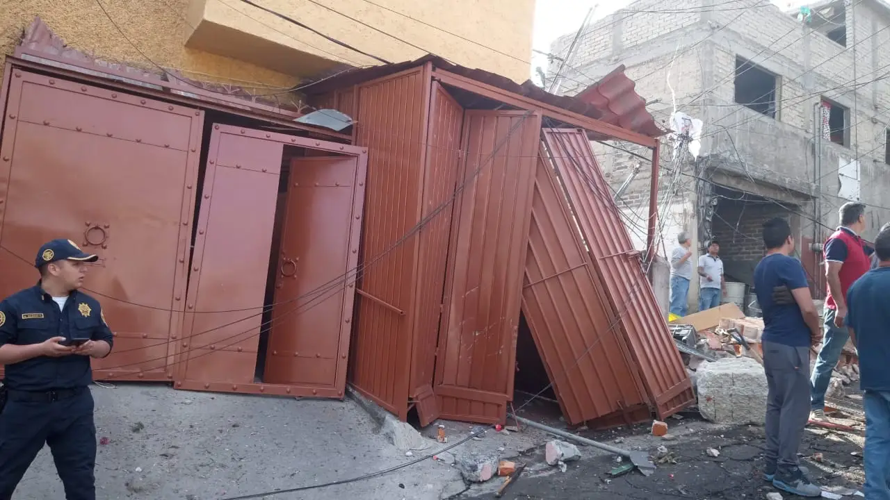 Explosión derrumba vivienda en Tlalpan