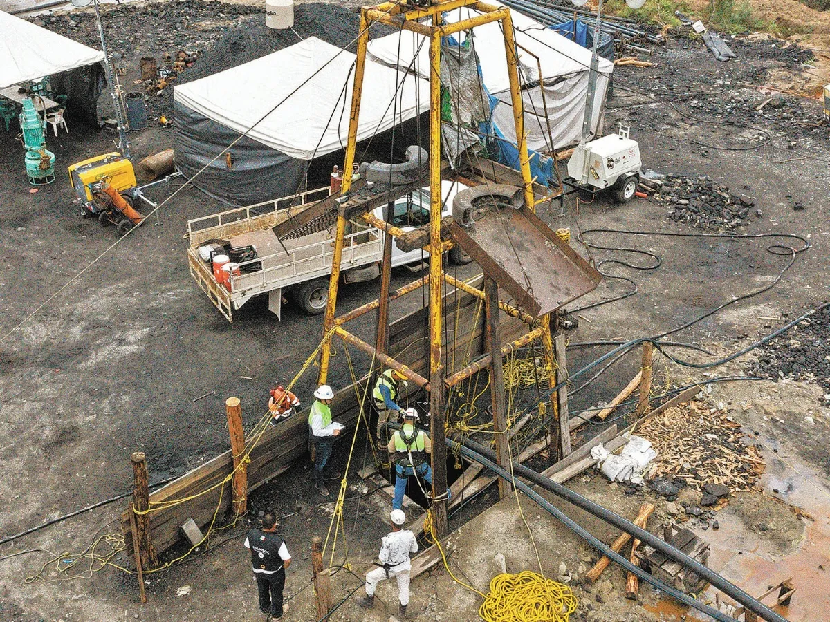 FGE de Coahuila entrega restos de mineros recuperados en El Pinabete