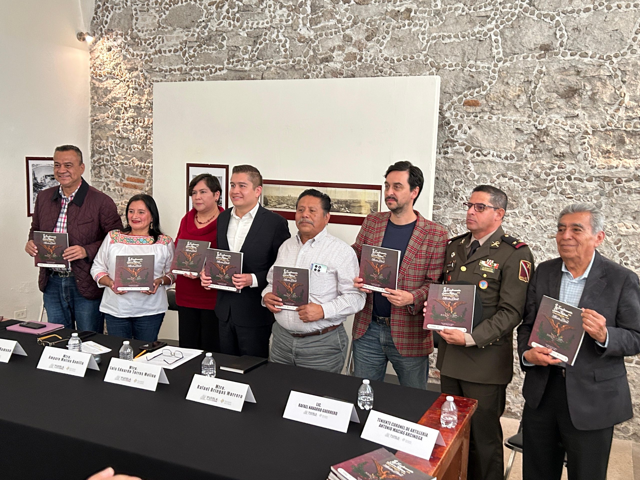 Presentación de libro que reivindica a pueblos indígenas en la construcción de México