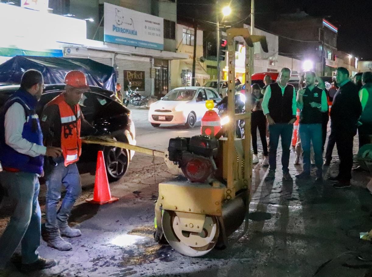 *Encabeza Pepe Chedraui supervisión de trabajos de bacheo nocturno en la Capital*