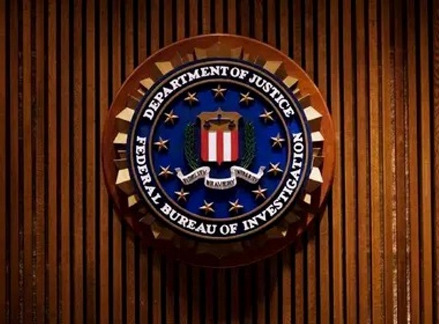 El FBI abre investigación penal contra su exdirector: informe