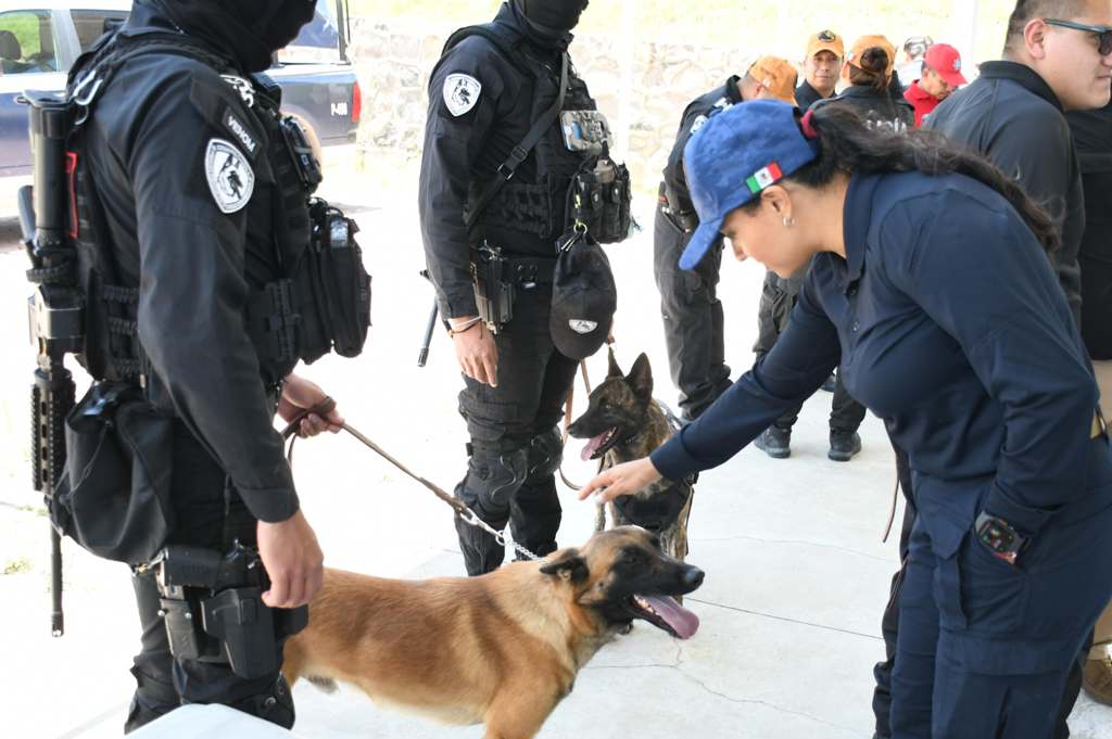 Certifica Puebla a 16 instructores caninos para reforzar la Seguridad Pública