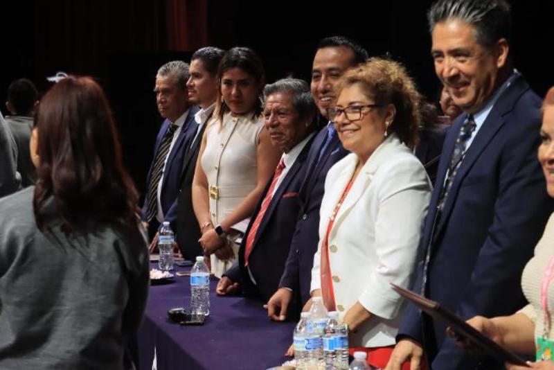 El SMDIF comprometido con impulsar la educación en Cuautlancingo: Tere Alfaro