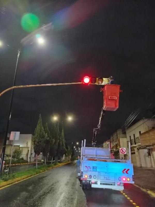 Avanza la modernización de semáforos en San Pedro Cholula: compromiso cumplido de la presidenta Tonantzin Fernández
