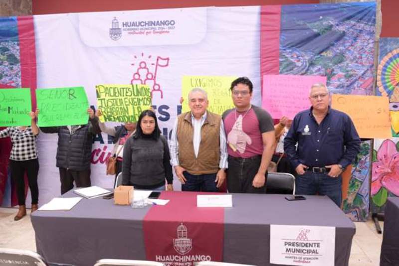 Atiende Rogelio López Angulo a familiares de pacientes que requieren hemodiálisis en el Hospital General