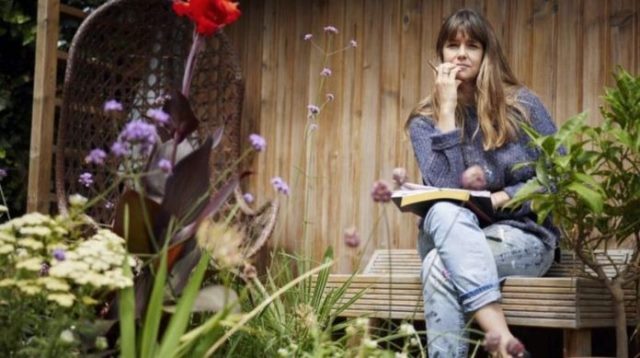 Qué le pasa a tu cuerpo cuando te sientas con las piernas cruzadas