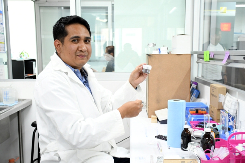 En la BUAP se desarrolla tecnología para eliminar colorantes textiles y fármacos