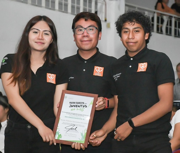 Estudiantes de UTH obtienen segundo lugar en Premio Municipal de la Juventud