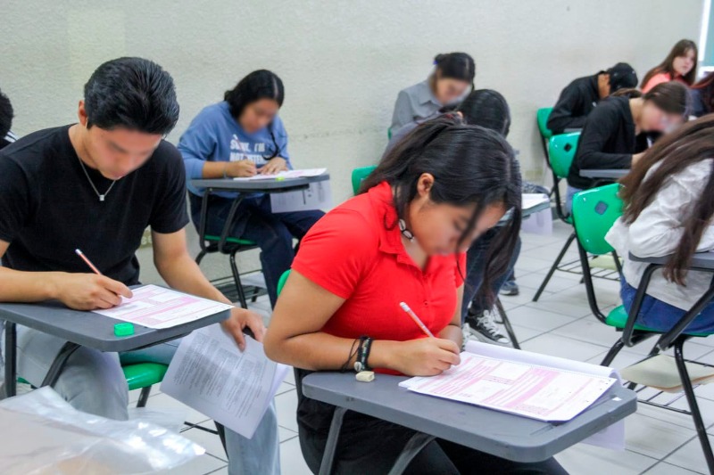 Aspirantes a UTTECAM realizan examen diagnóstico de ingreso