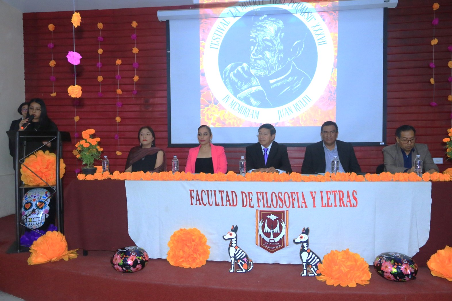 28 Entre fumarolas de copal y aromas de exquisitos manjares inició El Festival “La Muerte tiene permiso”, en su edición 37 (1)