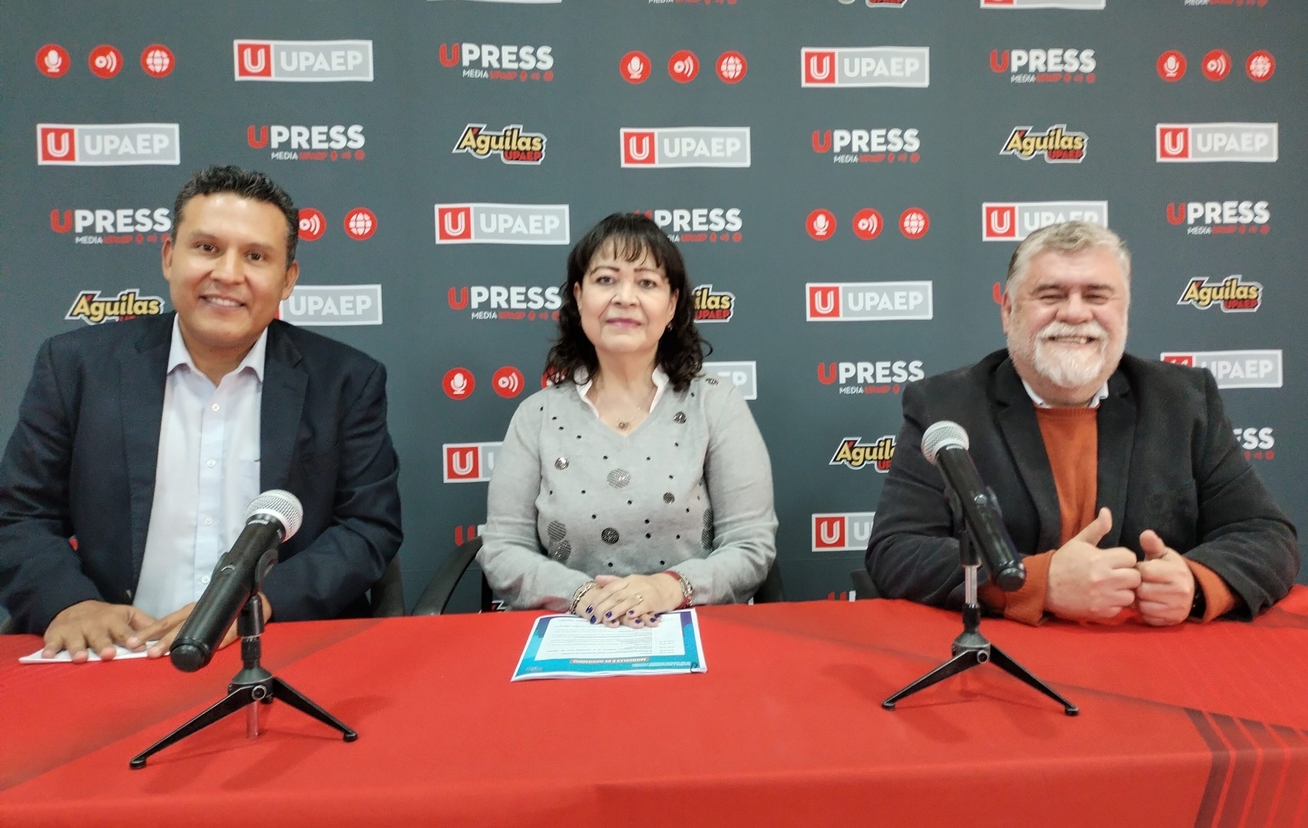 Derzu Ramírez, Mónica Rubio y Arturo Villanueva 1