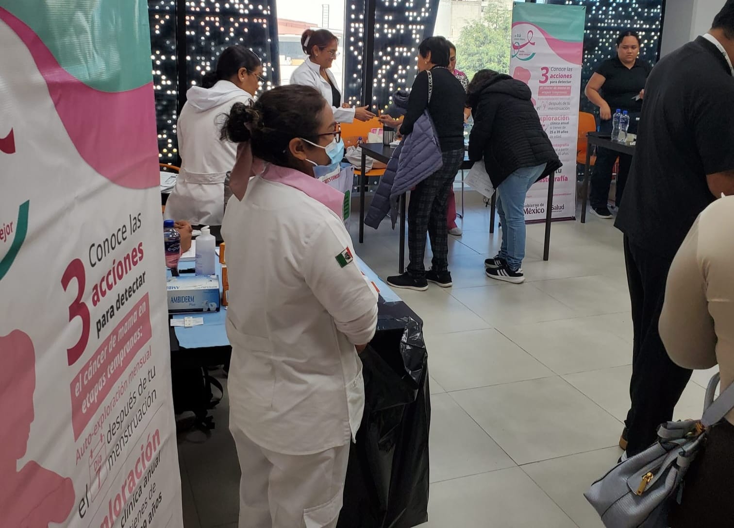 Realiza ISSSTE Puebla Jornada Rosa  en las instalaciones del SNTE
