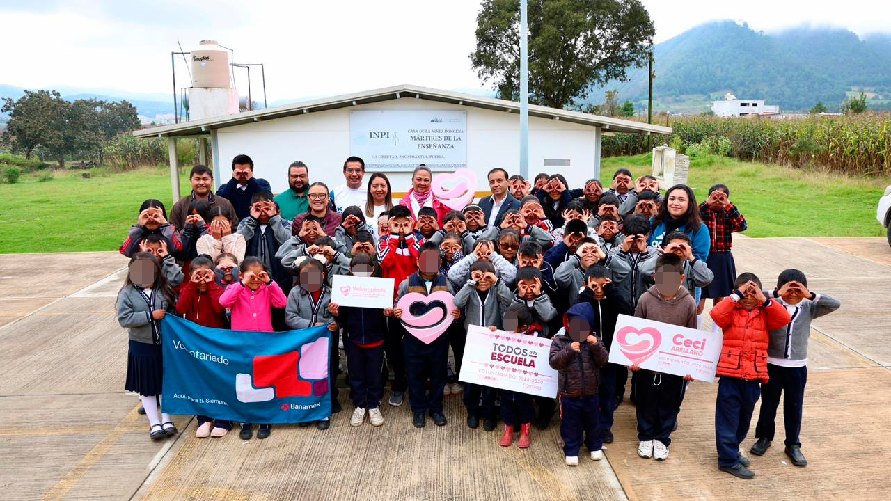 SEDIF entrega apoyos mediante el programa “Todos a la Escuela”