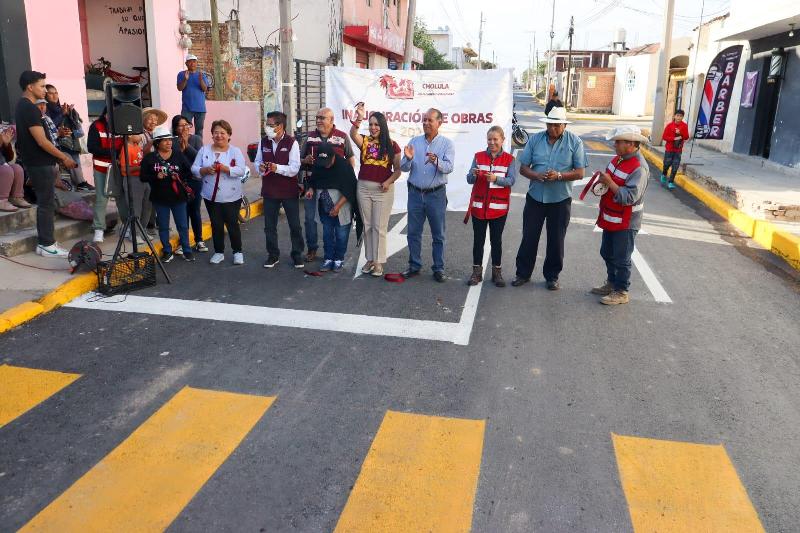 Con obras concluidas, Tonantzin Fernández mejora calles en Santa Bárbara Almoloya y San Juan Tlautla