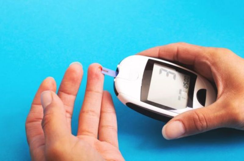 ¿Cuál es el nivel saludable de glucosa en la sangre?