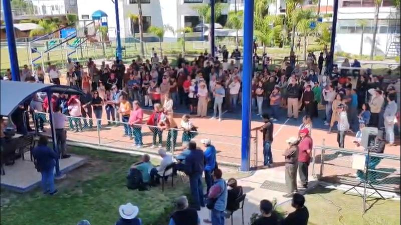 Se benefician miles de familias de la Romero Vargas y más colonias con regularización de predios: Alejandro Carvajal