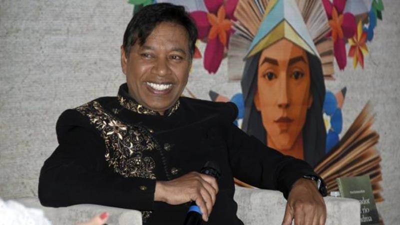 Ángeles Mastretta y el traductor Anisuz Zaman presentan obras en la FENALI 39