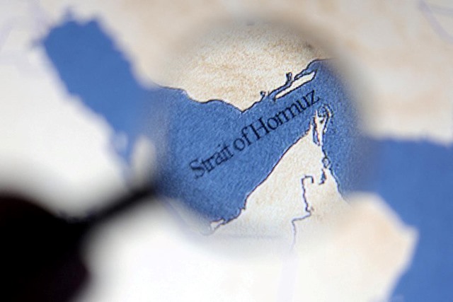 Irán autorizó a buques de algunos países a cruzar el estrecho de Ormuz
