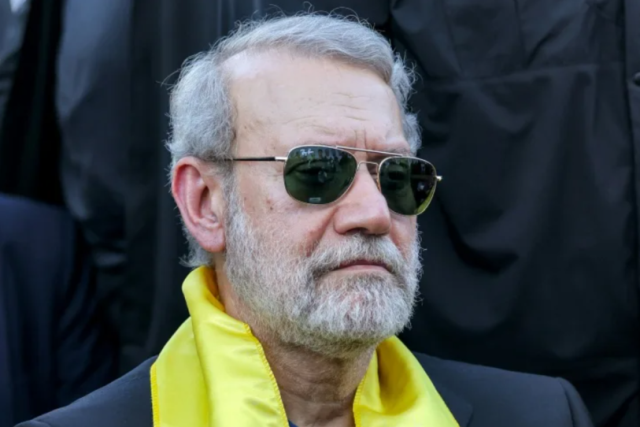 Los «asesinos» pagarán por la muerte de Larijani, advierte líder iraní Jamenei