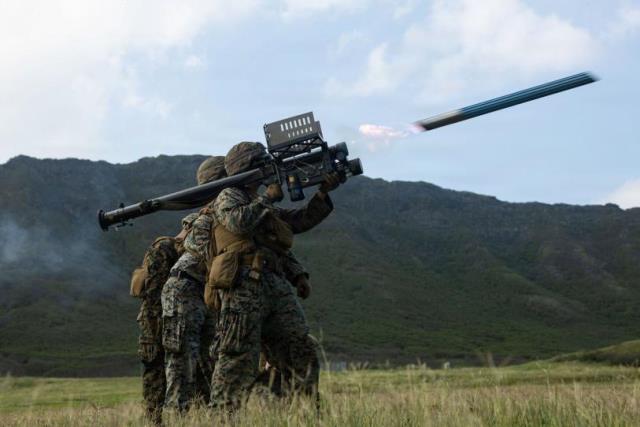 Estados Unidos acelera producción de misiles de alta precisión para “superar a cualquier adversario”