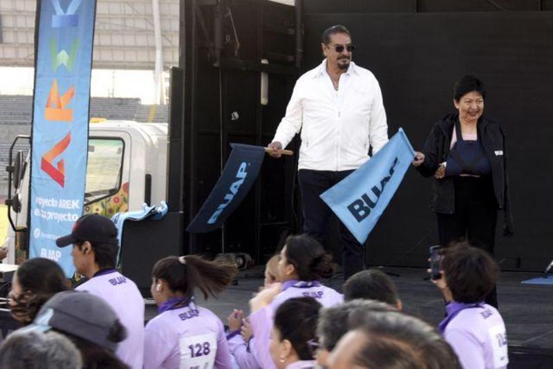 Mil 800 participantes corren en la cuarta Carrera de la Mujer Universitaria de la BUAP