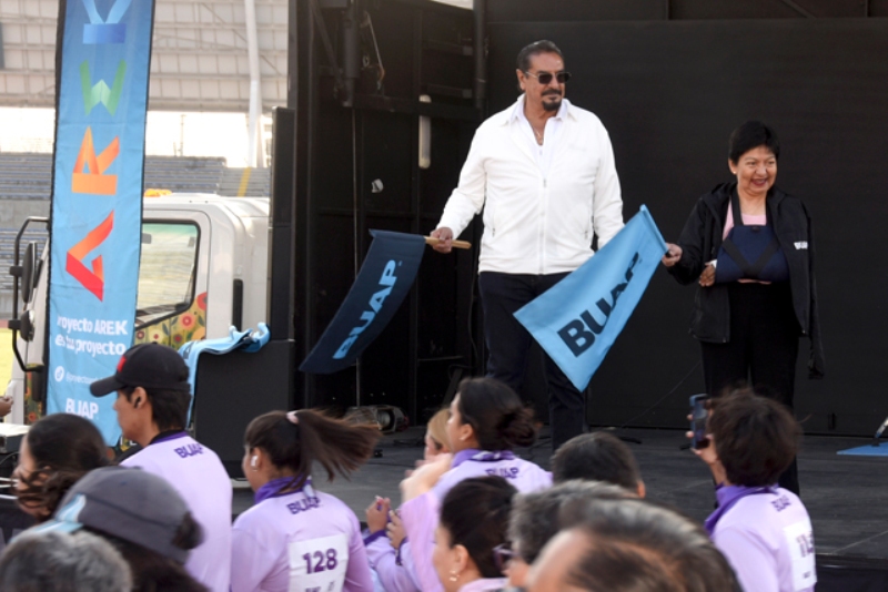 Realiza BUAP Carrera de la Mujer Universitaria