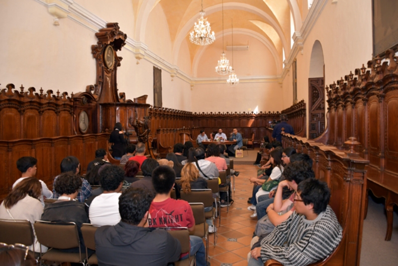 Alí Calderón Presenta en Fenali BUAP 39 Obra que Cuestiona la Historia Literaria Desde la Raza y el Poder