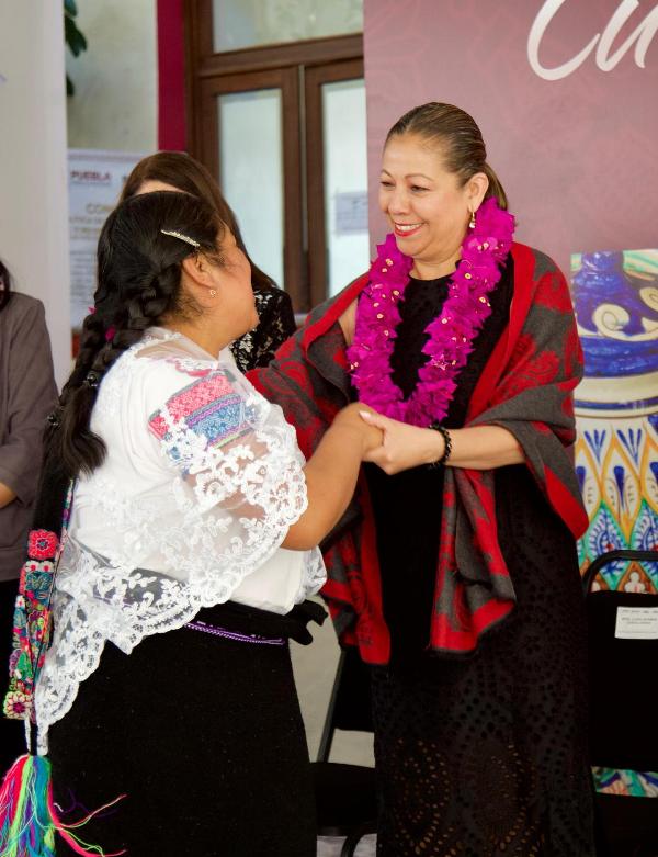 Liderazgo de mujeres marcan diferencia en toda tarea, resalta Laura Artemisa