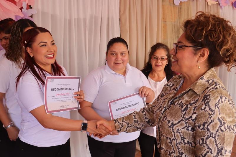 DIF Cuautlancingo fortalece capacitación y bienestar con clausura de talleres