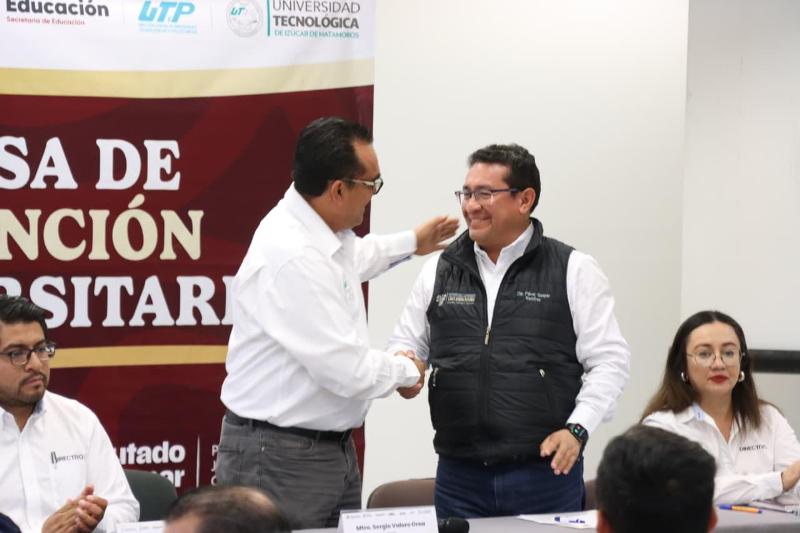 Impulsa Pável Gaspar vinculación con jóvenes de la Mixteca