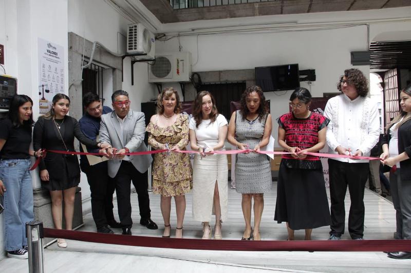 Inaugura Coordinación de las Regidurías exposición pictórica “Puebla en Mirada de Mujer”