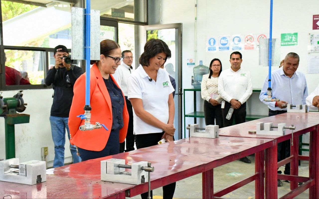 Reconoce subsecretaria de Educación Superior compromiso social y respuesta educativa de UTH