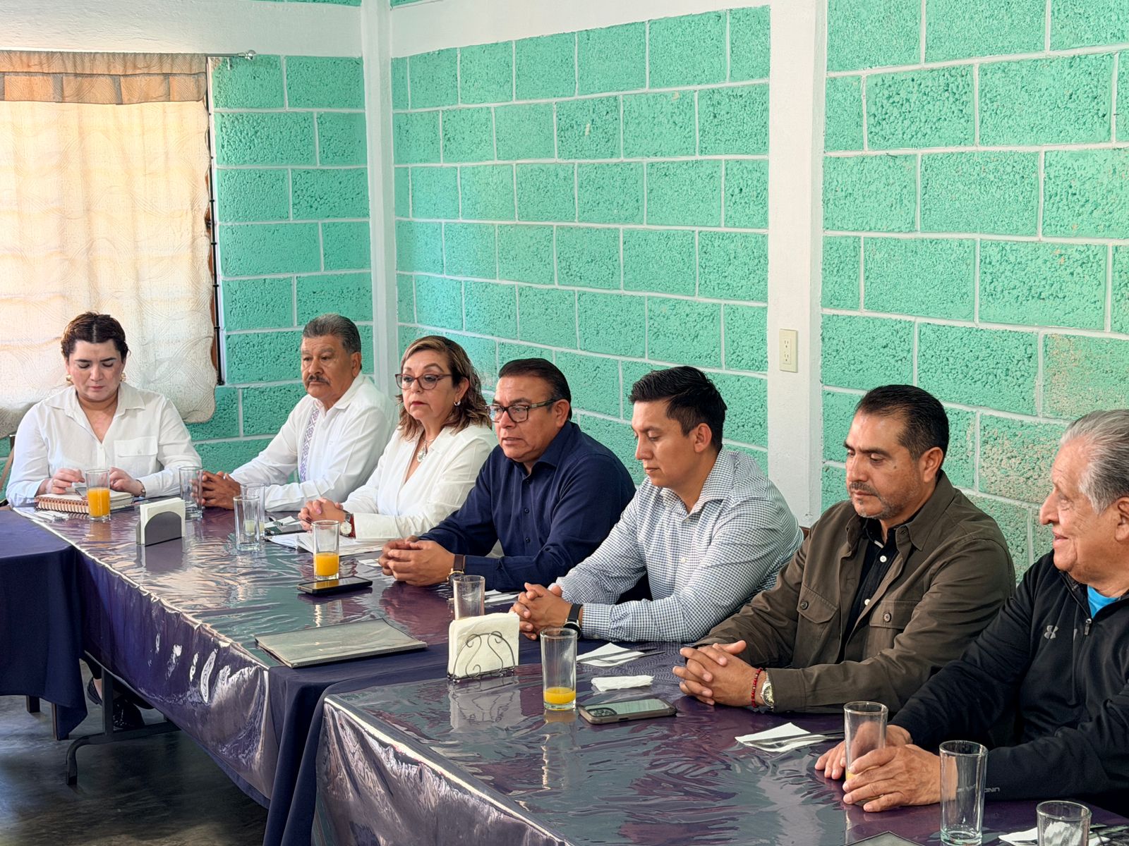 Sostiene ISSSTE Puebla reunión de trabajo con organización de jubilados y pensionados de la Sierra Norte