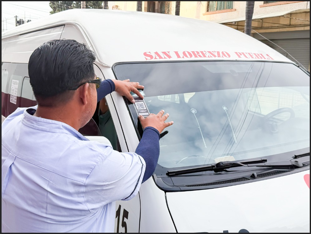 Avanza gobierno estatal en entrega de códigos QR a unidades en renovación