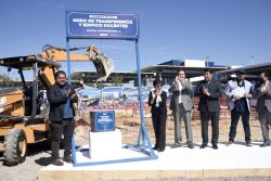 COLOCAN PRIMERA PIEDRA DE NODO DE TRANSFERENCIA Y EDIFICIO DOCENTE EN CU2