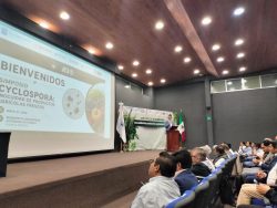 Reúne Simposio Cyclospora a especialistas y productores del campo poblano