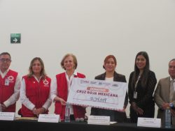 CONVENCIONES Y PARQUES ENTREGA DONATIVO DE 34 MIL PESOS A LA CRUZ ROJA MEXICANA EN PUEBLA
