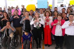*ENCABEZA CECI ARELLANO JORNADA DEL SEDIF EN BENEFICIO DE FAMILIAS DE SANTO TOMÁS HUEYOTLIPAN*
