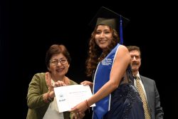 BUAP RECONOCE A EGRESADOS DE ECONOMÍA POR SU COMPROMISO SOCIAL Y FORMACIÓN ACADÉMICA