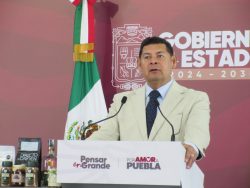 ALEJANDRO ARMENTA EXIGE A AGUA DE PUEBLA REPARAR DAÑOS EN VIALIDADES Y ADVIERTE CON APLICACIÓN DE LA LEY A LA EMPRESA