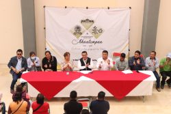Impulsa diputado Pável Gaspar obras comunitarias y atiende necesidades de comerciantes de la Mixteca poblana