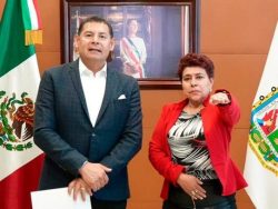 MARÍA DEL ROCÍO RODRÍGUEZ JUÁREZ ASUME COMO NUEVA TITULAR DE SALUD EN PUEBLA