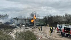 EXPLOSIÓN EN TEPEACA PROVOCA EVACUACIÓN DE CASI 2 MIL PERSONAS Y DEJA TRES LESIONADOS