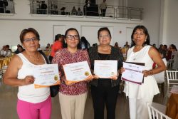 El SNTE 51 reconoce la trayectoria de docentes de Tehuacán