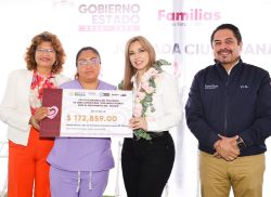 Encabeza Ceci Arellano Jornada del SEDIF en beneficio de familias de Santo Tomás Hueyotlipan