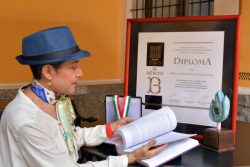 Laura Athié suma nuevo reconocimiento nacional por su destacada labor en humanidades