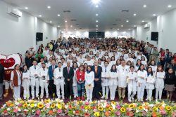 ISSSTEP fortalece formación médica con egreso de 81 internos pregrado