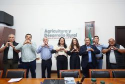 Suma Puebla esfuerzos con IICA para fortalecer cadenas de producción ovina y caprina