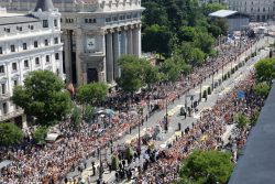 Acuden un millón 200 mil personas a misa del Papa en la plaza de Cibeles de Madrid